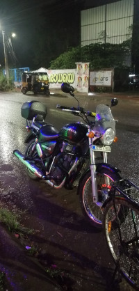 Black Royal Enfield Thunderbird 350