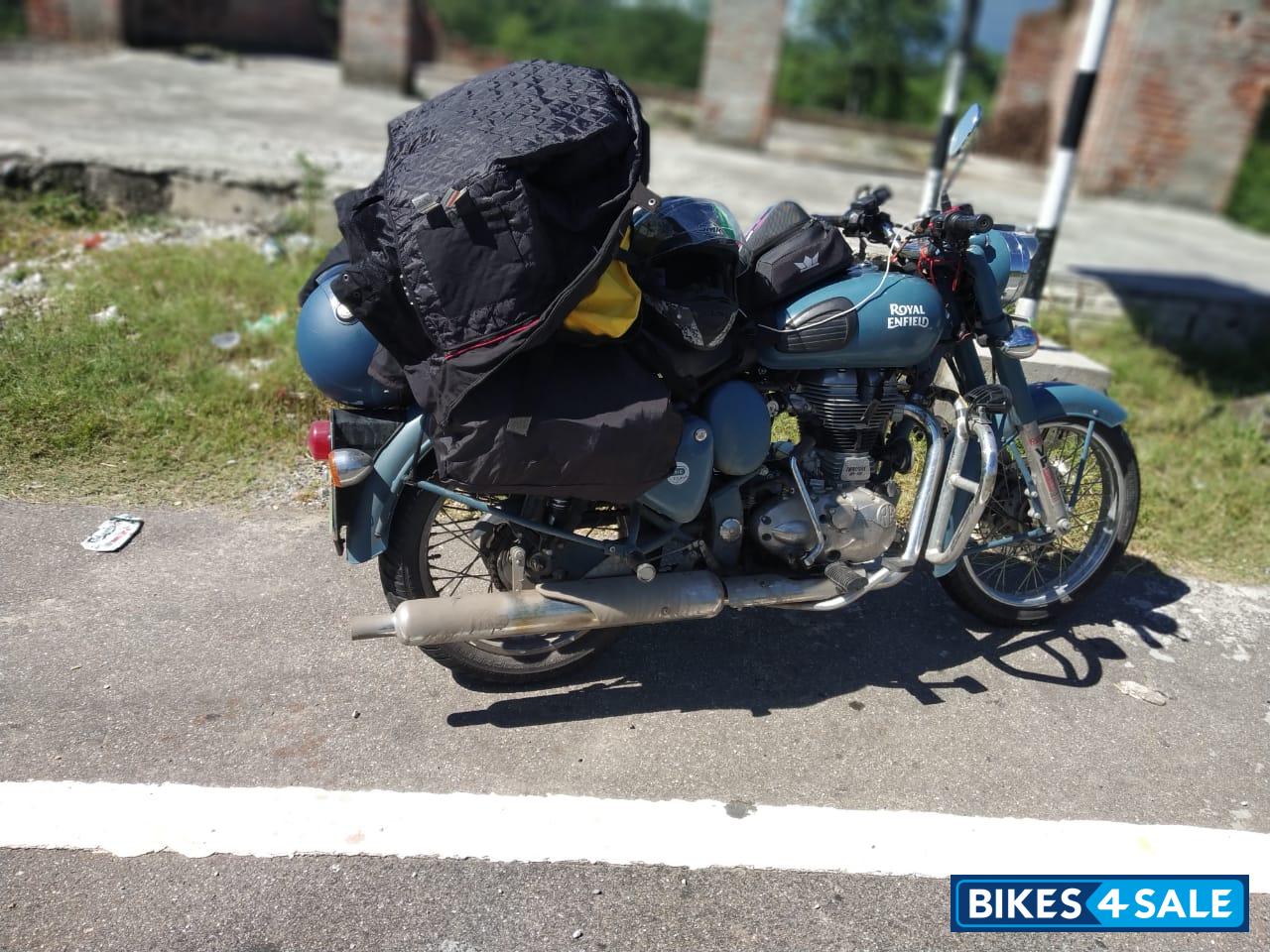 Royal Enfield Classic Squadron Blue