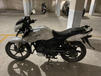 White TVS Apache RTR 180