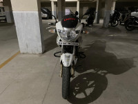 White TVS Apache RTR 180