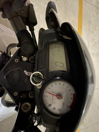 White TVS Apache RTR 180