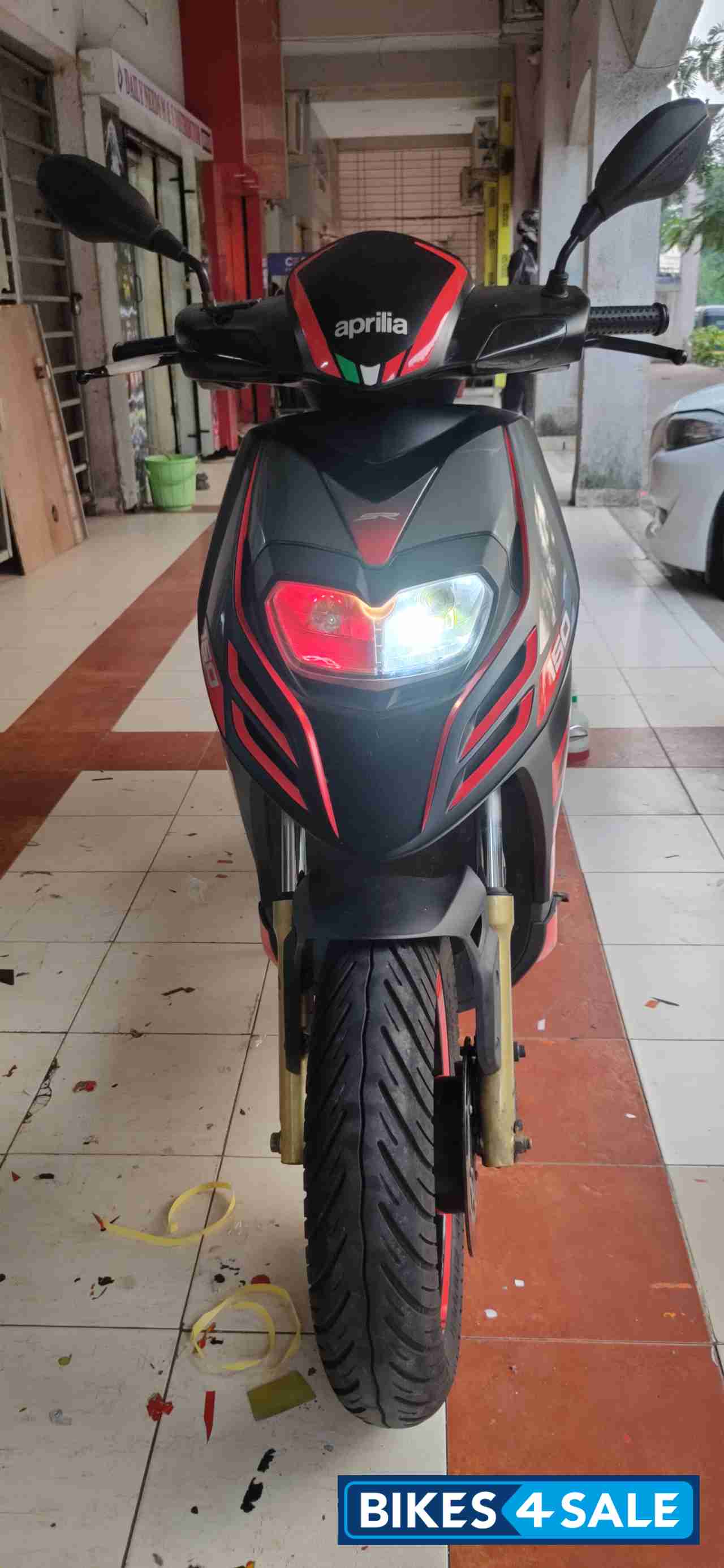 Black Aprilia SR 150