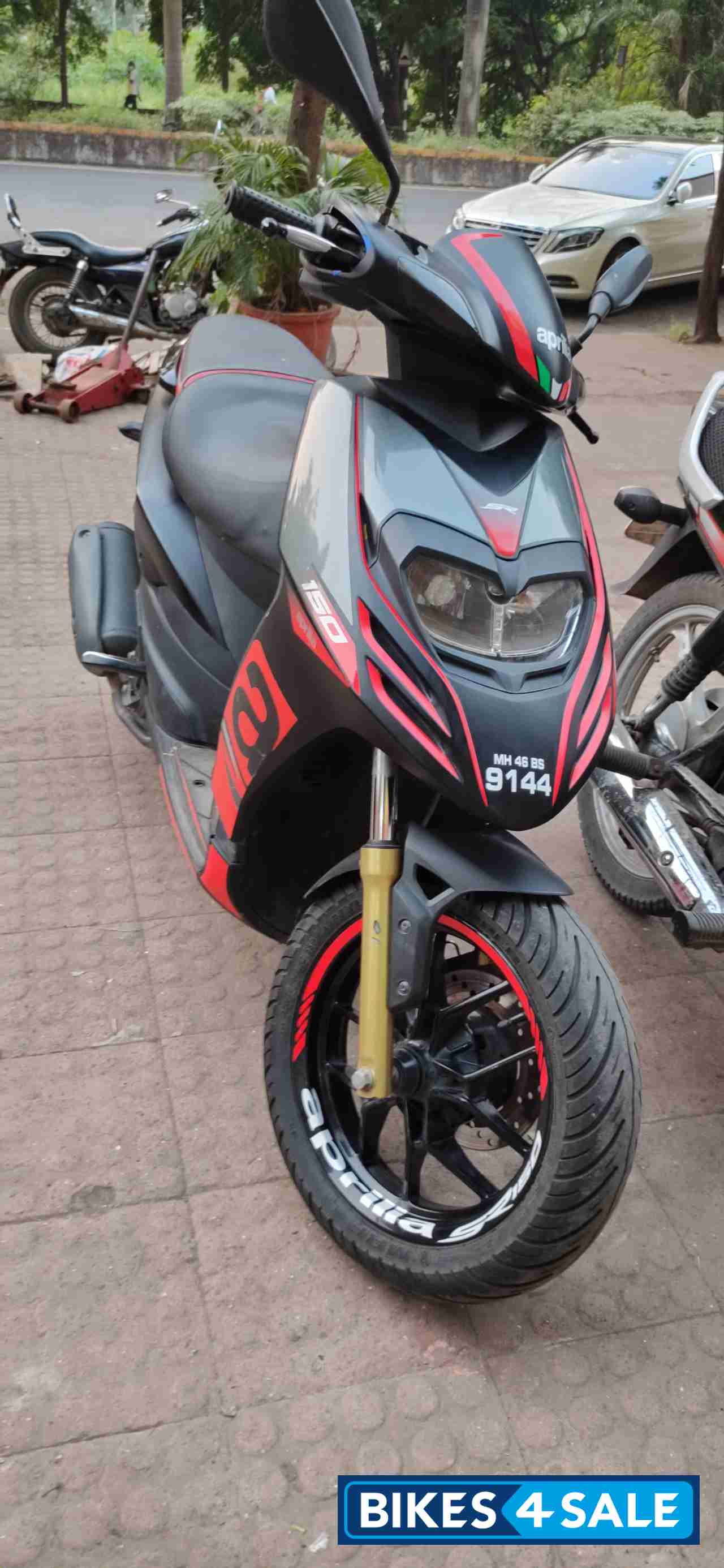 Black Aprilia SR 150