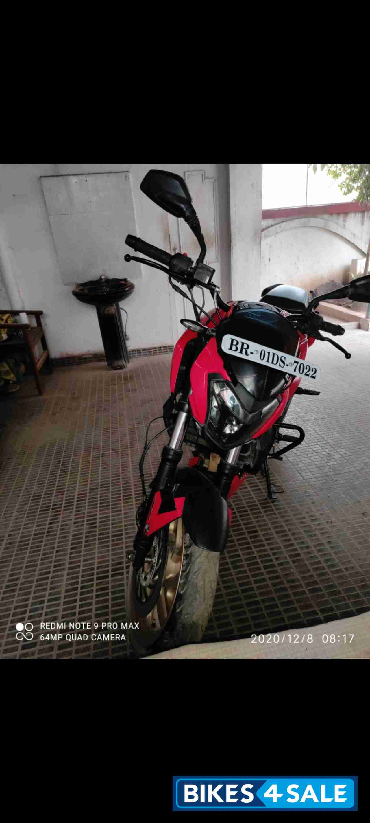 Red Bajaj Dominar 400 Disc
