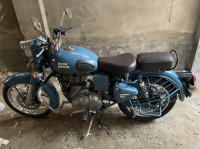 Royal Enfield Classic Squadron Blue