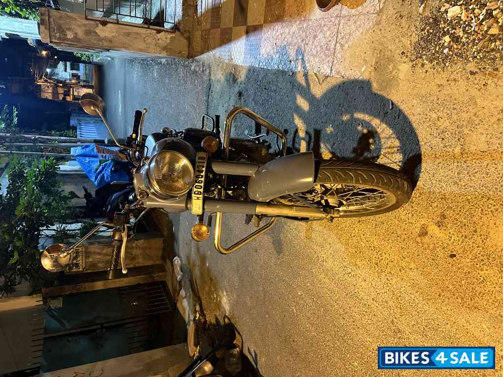 Royal Enfield Classic Squadron Blue