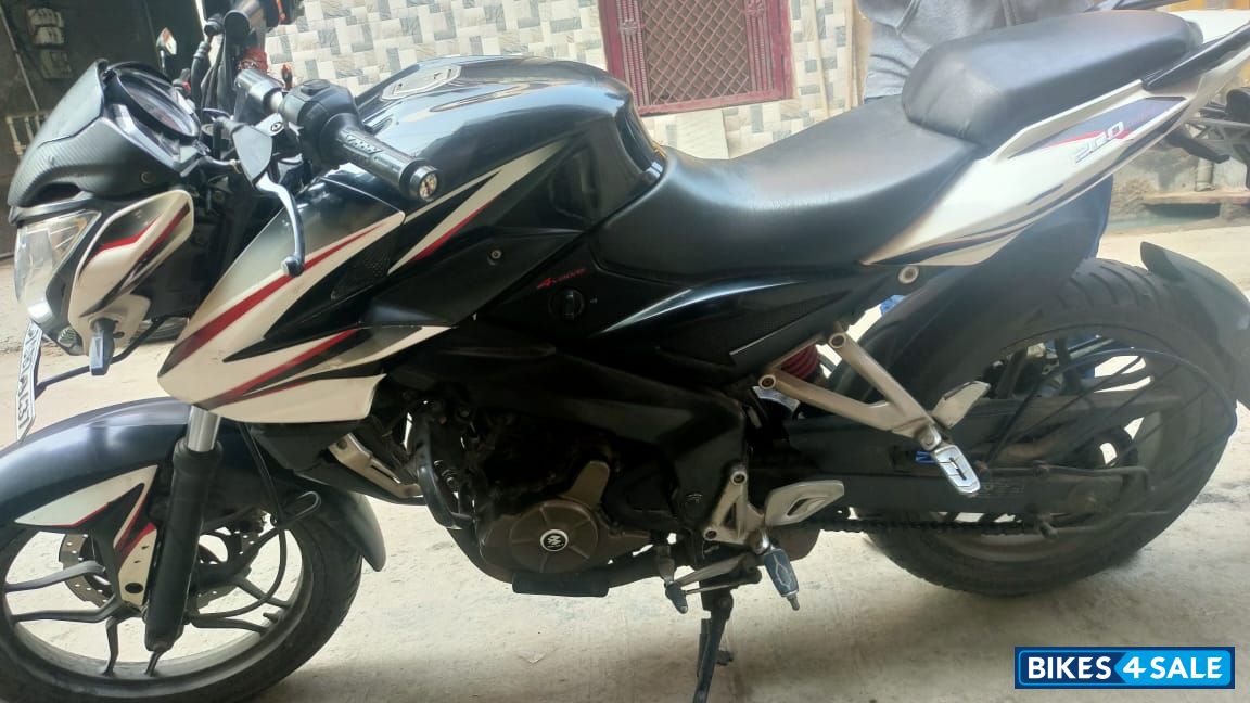 Bajaj Pulsar 200 NS