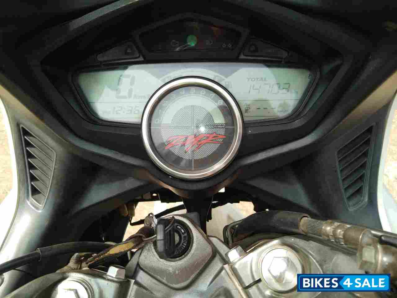 White Hero Karizma ZMR White Hero Karizma ZMR