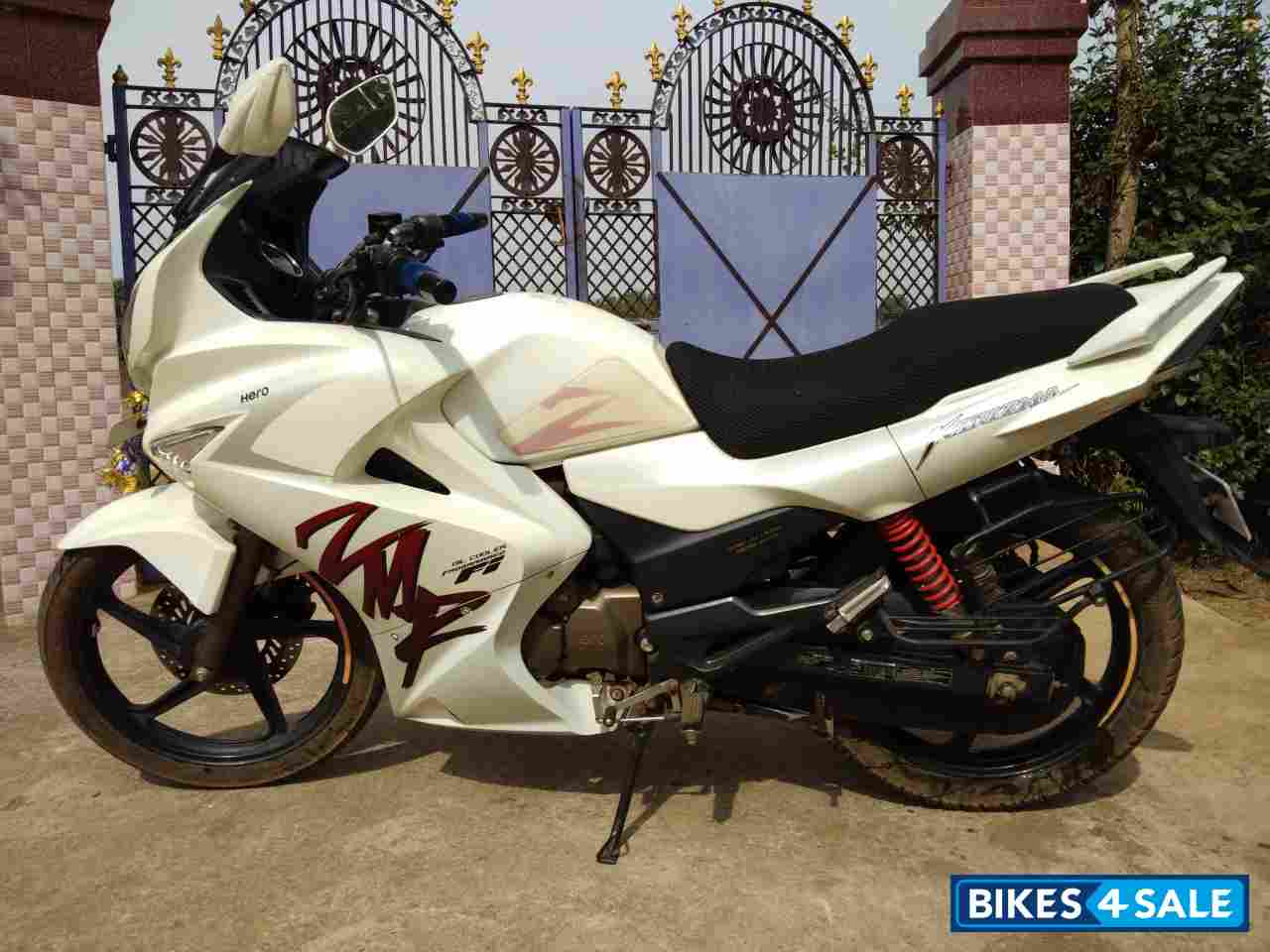 White Hero Karizma ZMR White Hero Karizma ZMR
