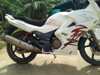 White Hero Karizma ZMR