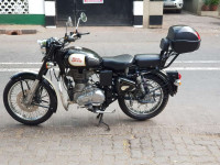 Black Royal Enfield Classic 500