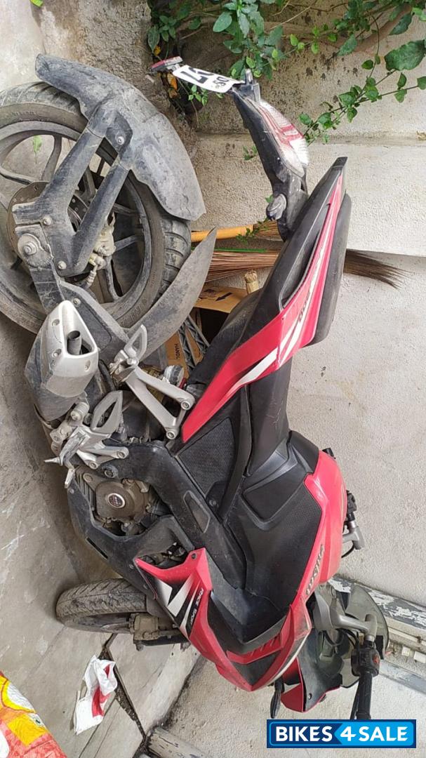 Bajaj Pulsar RS 200 Bajaj Pulsar RS 200