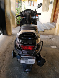 Black Honda Aviator