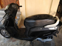 Black Honda Aviator