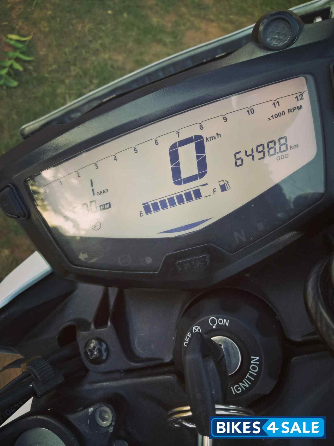 White TVS Apache RTR 200 4V White TVS Apache RTR 200 4V