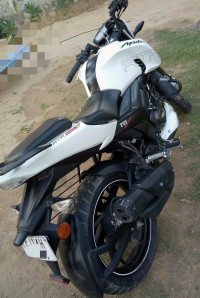 White TVS Apache RTR 200 4V