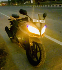 Yamaha YZF R15 V2