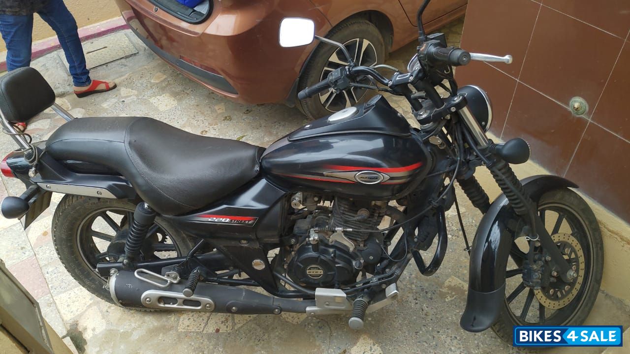 Bajaj Avenger Street 220