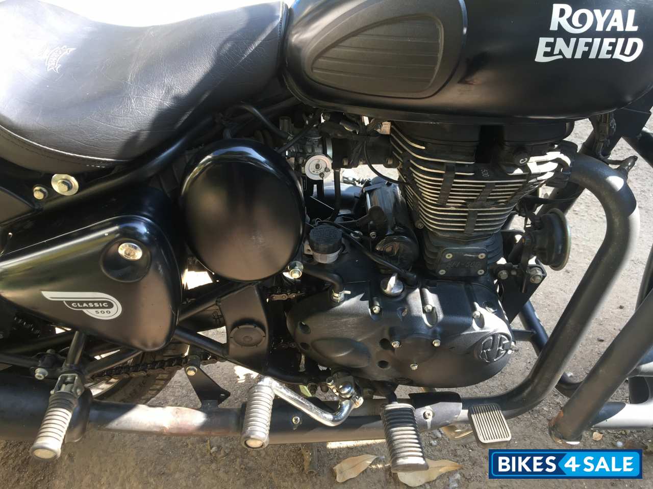 Royal Enfield Classic Stealth Black