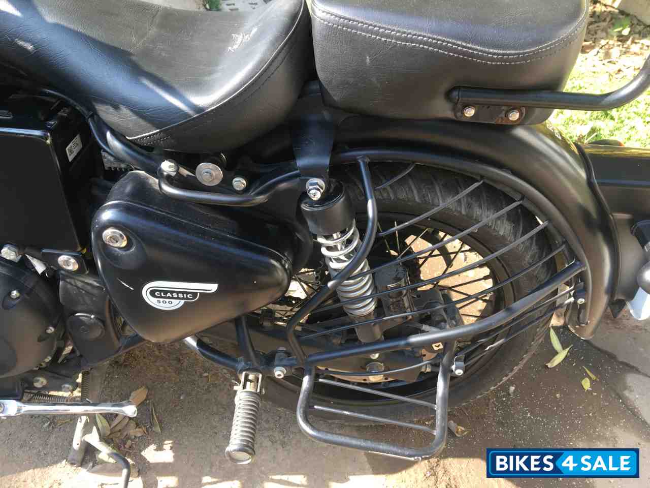 Royal Enfield Classic Stealth Black