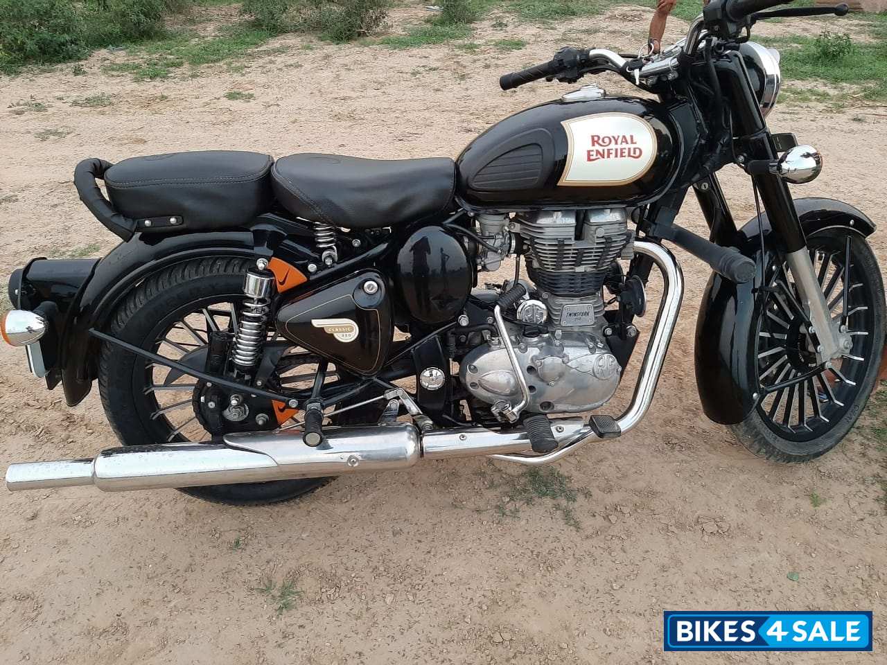 Black Royal Enfield Classic 350