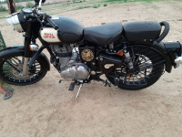 Black Royal Enfield Classic 350