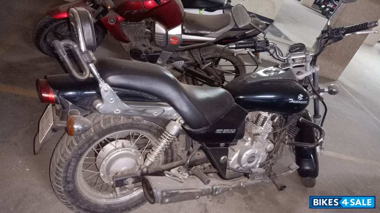 Bajaj Avenger 220 DTS-i