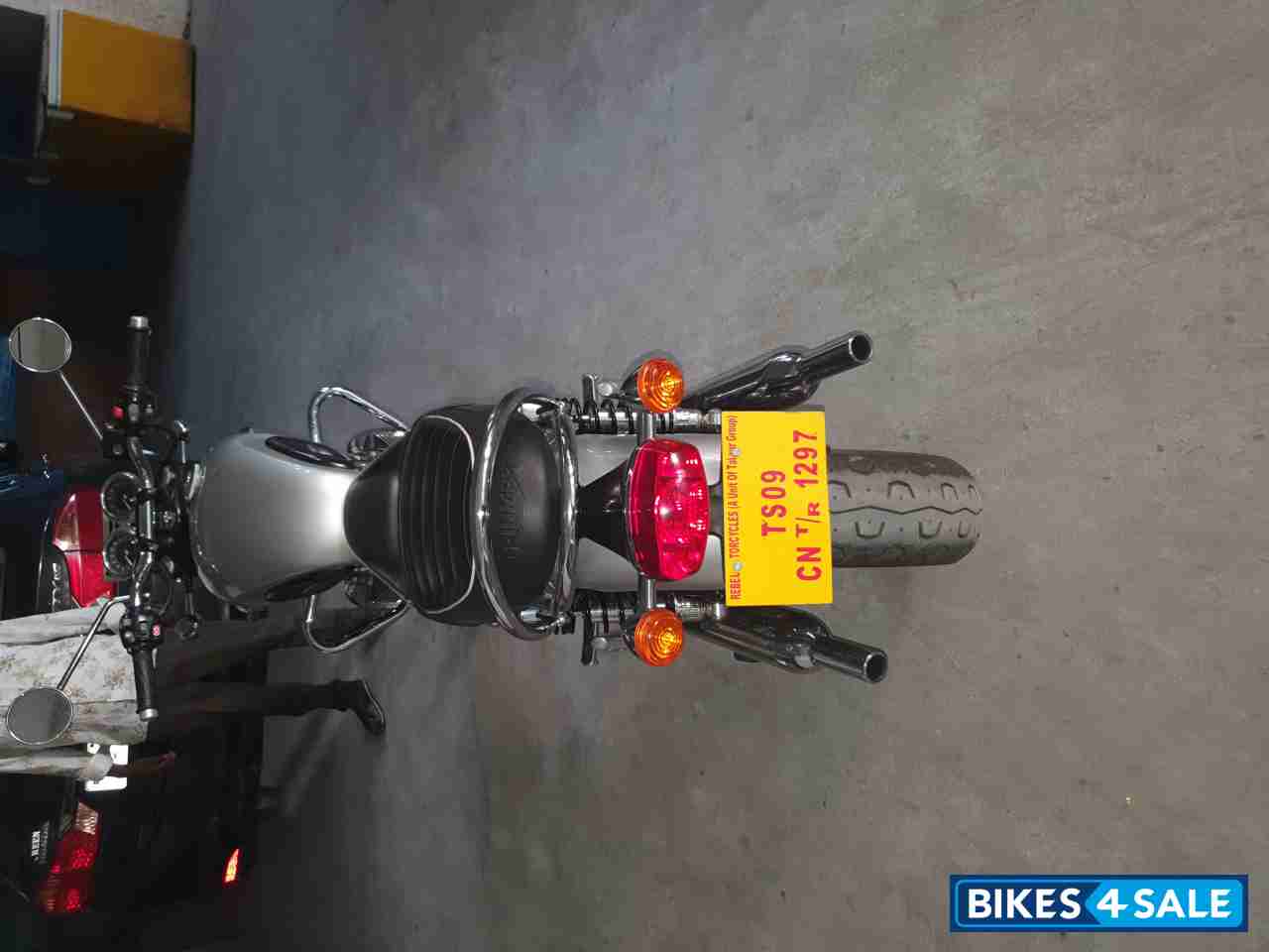 Silver Triumph Bonneville T120