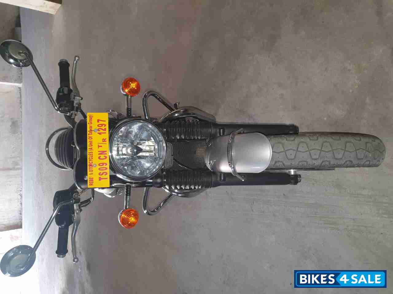 Silver Triumph Bonneville T120