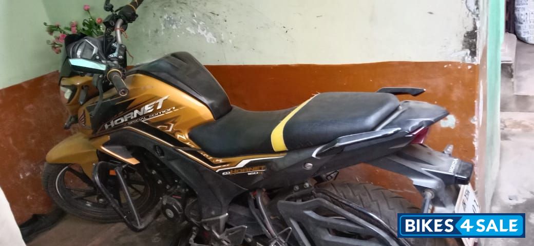 Honda CB Hornet 160R