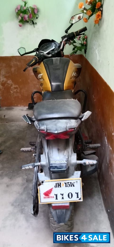 Honda CB Hornet 160R