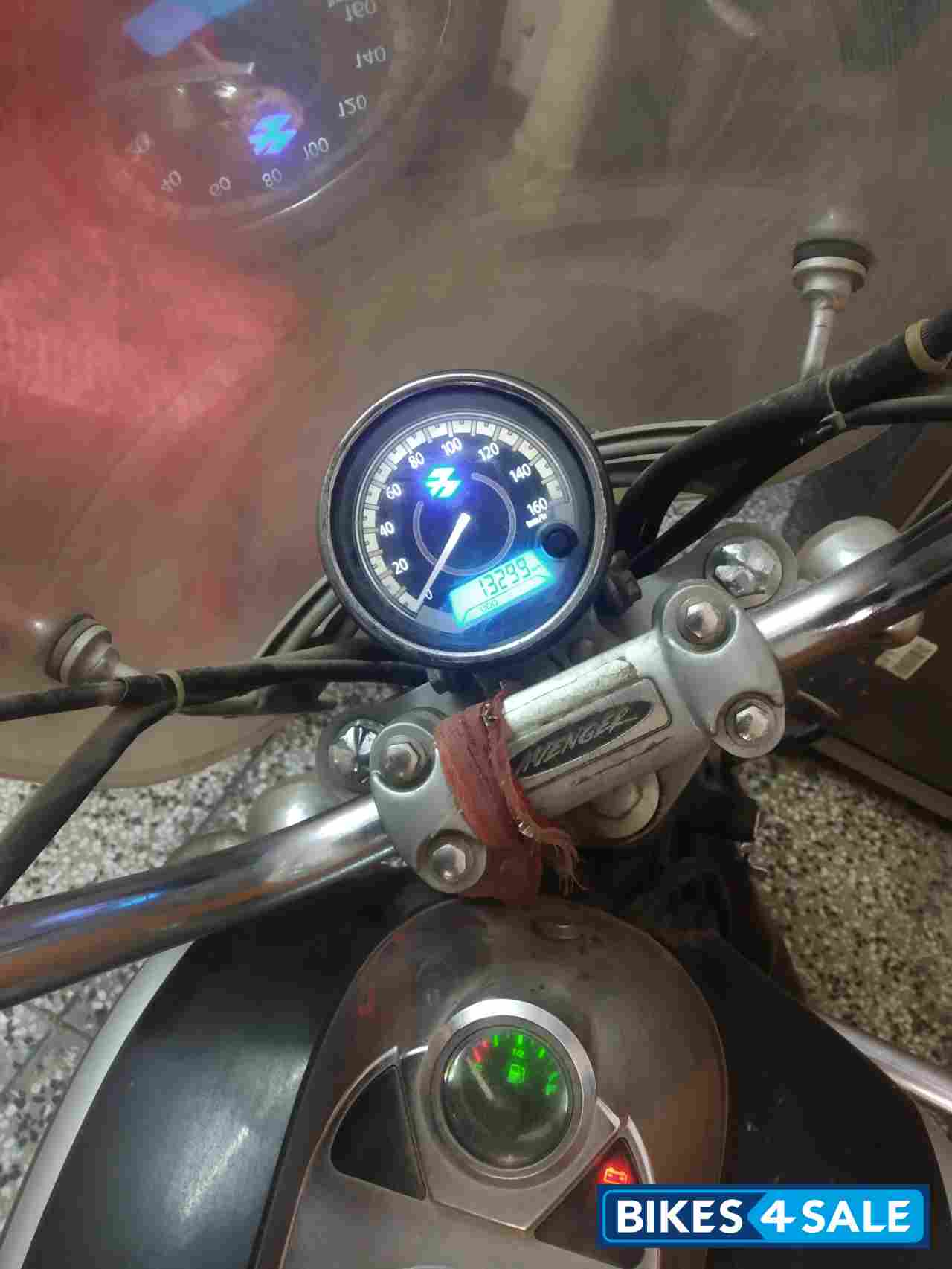 Bajaj Avenger Cruise 220