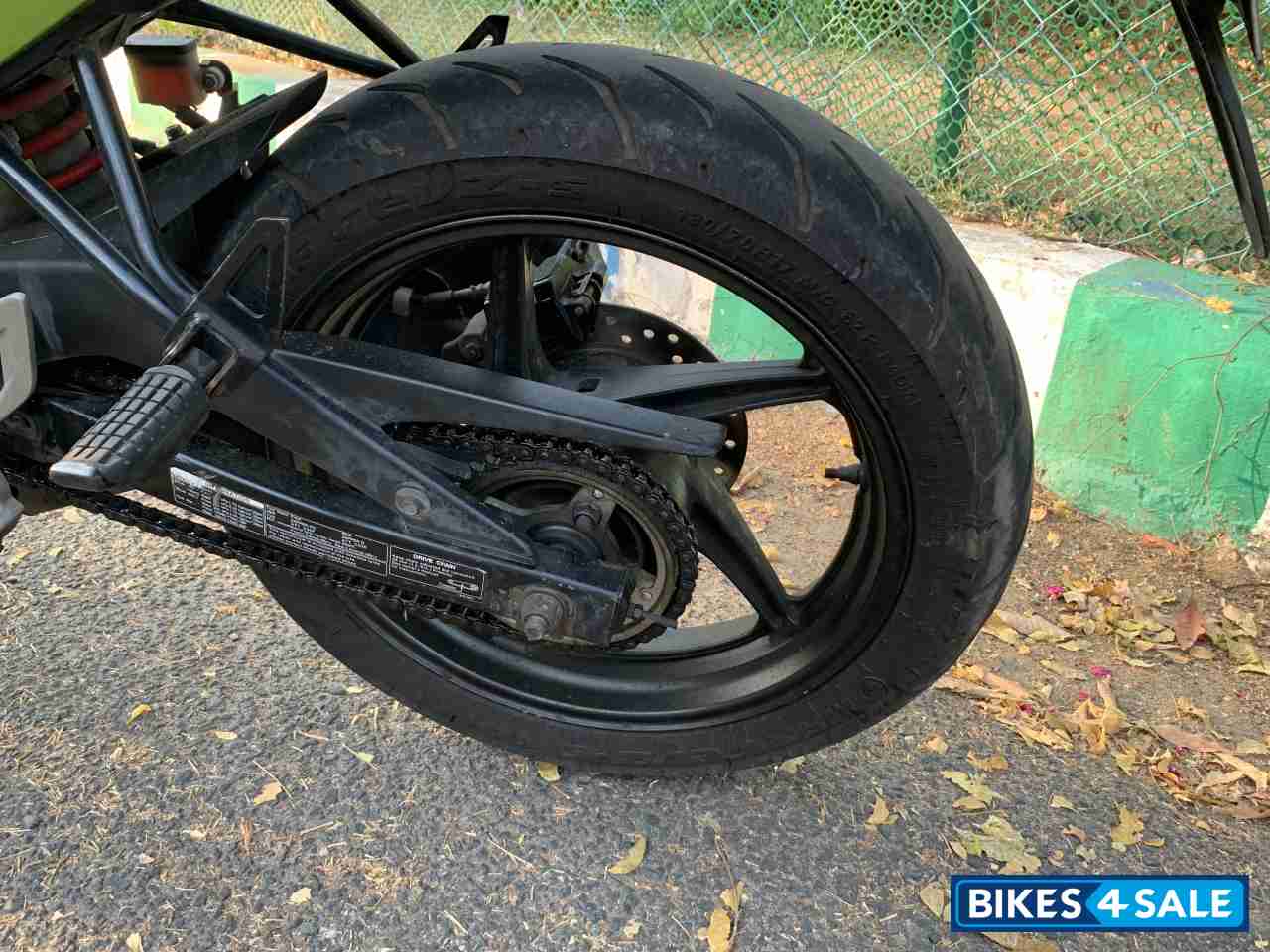 Green Honda CBR 150R Green Honda CBR 150R