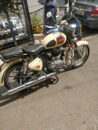 Tan Royal Enfield Bullet Standard 500