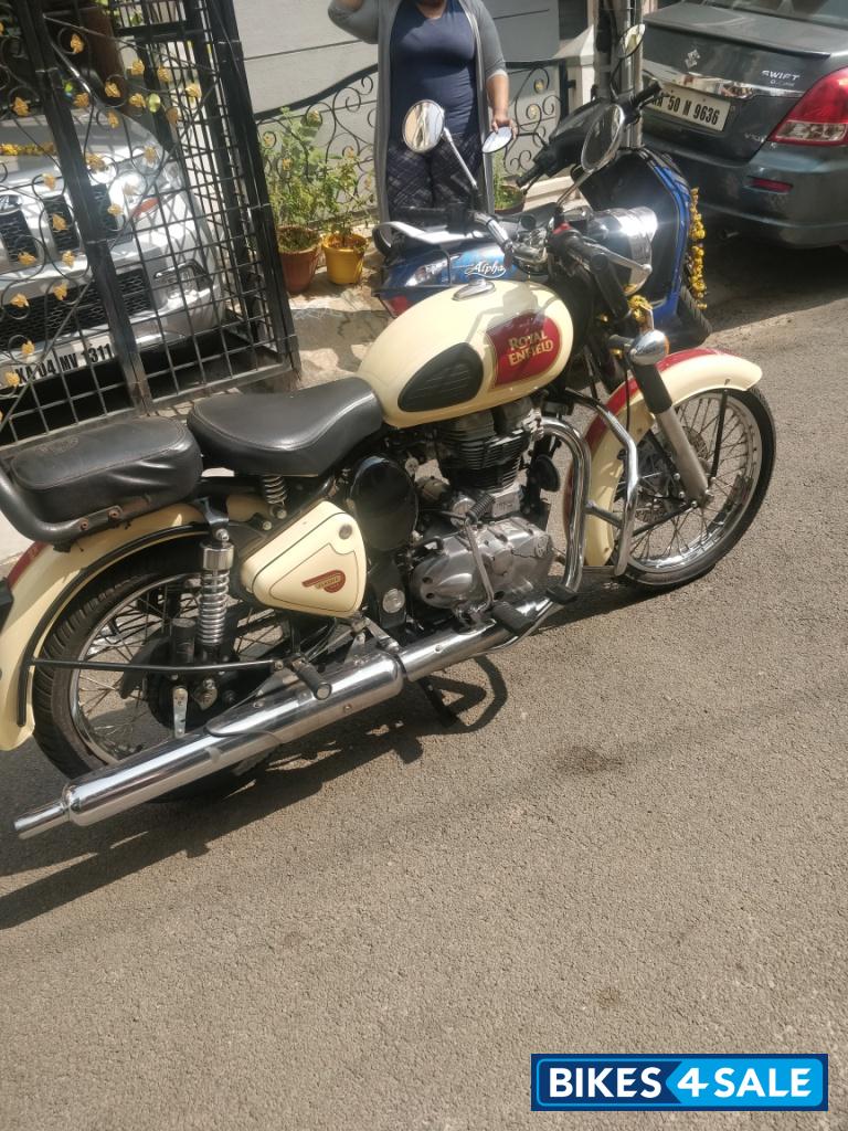 Tan Royal Enfield Bullet Standard 500