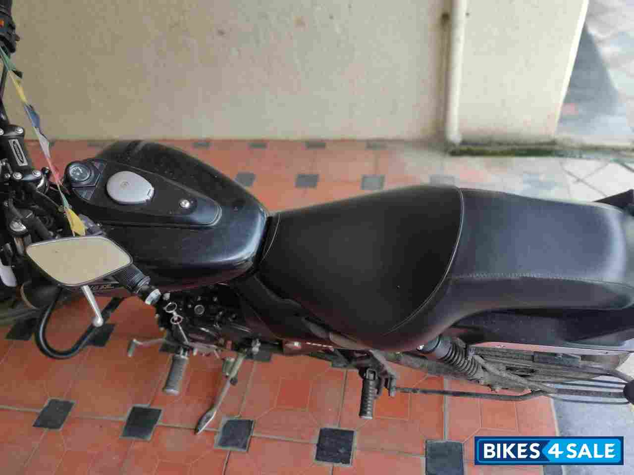 Black Bajaj Avenger Street 180