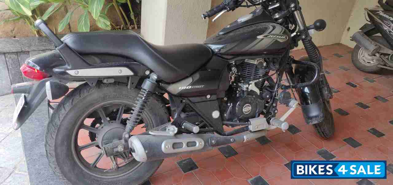 Black Bajaj Avenger Street 180