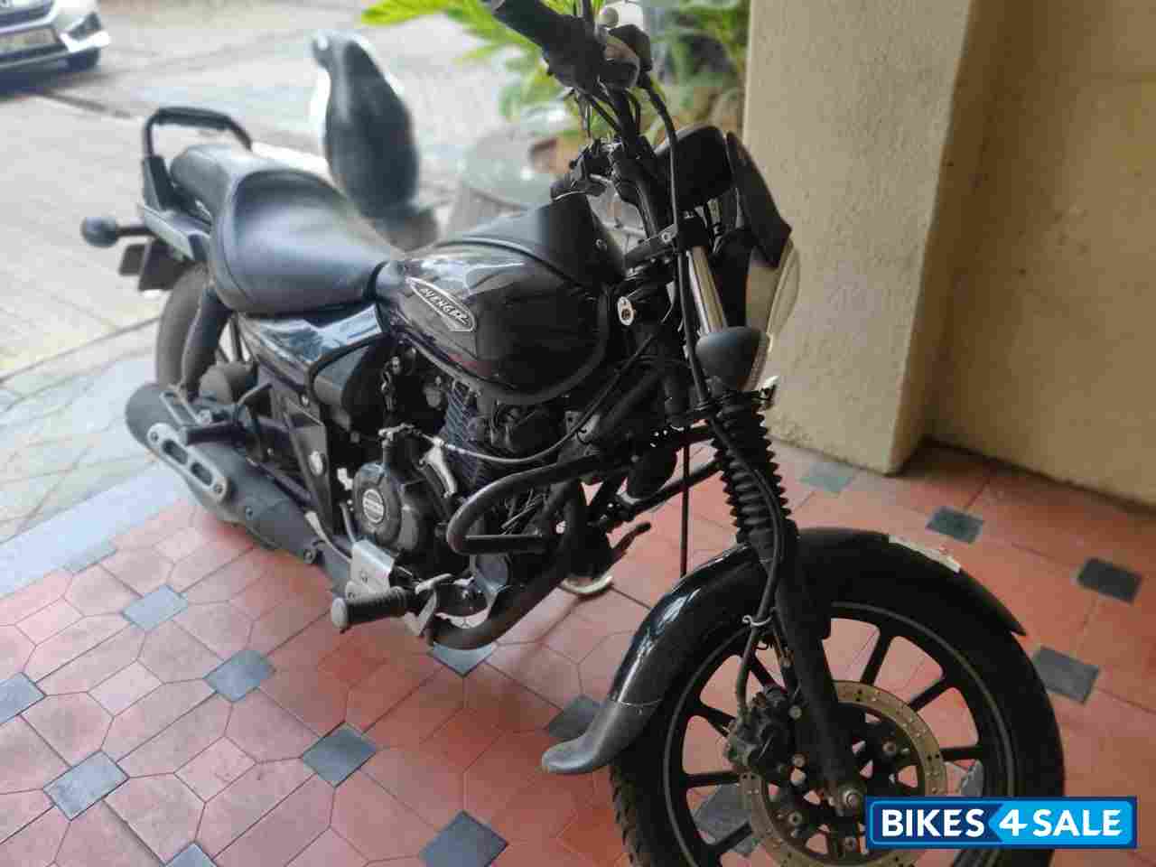 Black Bajaj Avenger Street 180