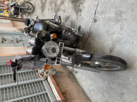 Black Royal Enfield Thunderbird 500