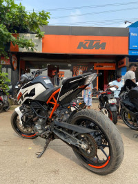 White, Black And Orange KTM Duke 250