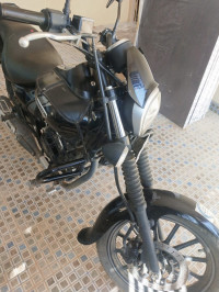 Bajaj Avenger Street 180