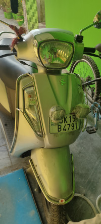 Silver Suzuki Access 125 Special Edition