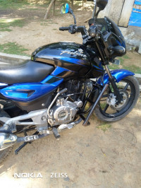 Blue/black Bajaj Pulsar 150 DTSi