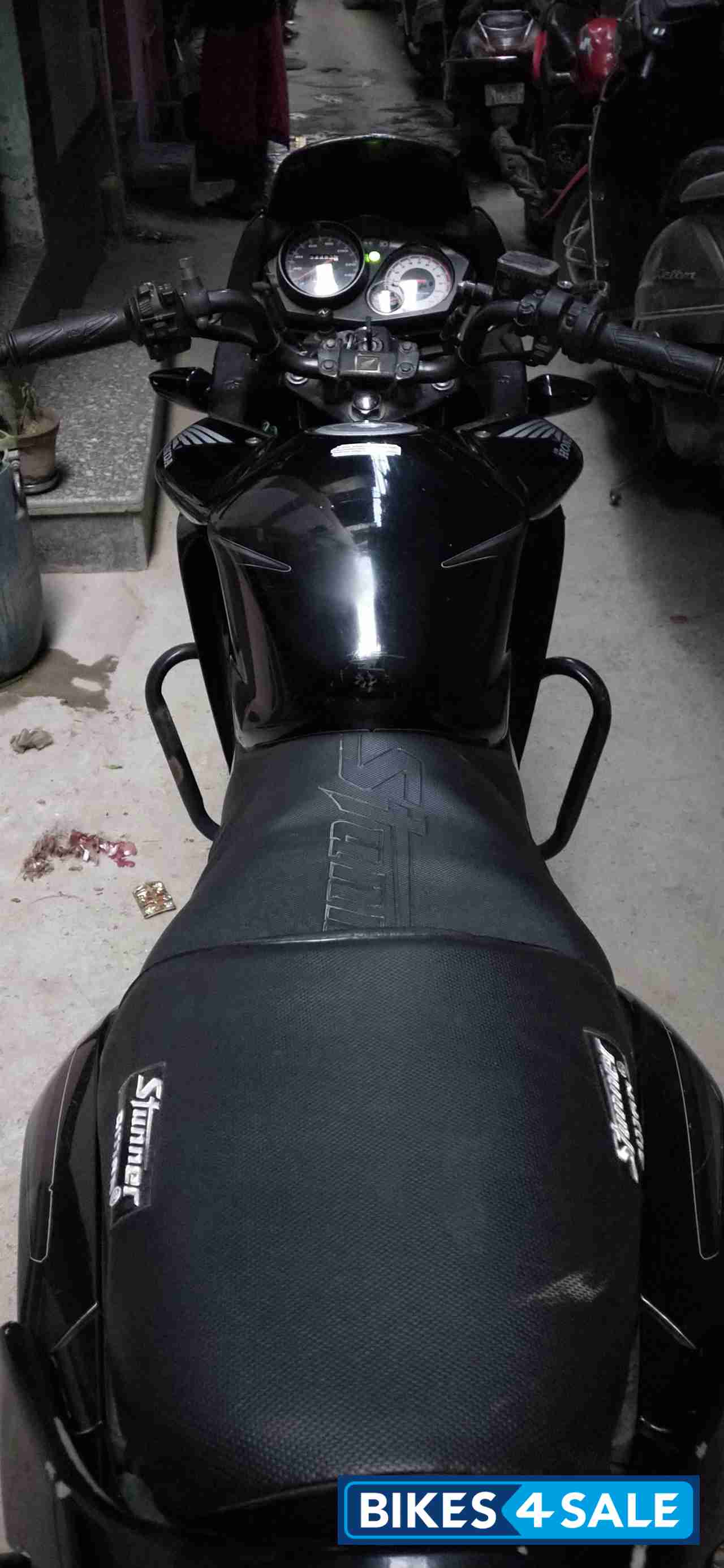 Black Honda CBF Stunner