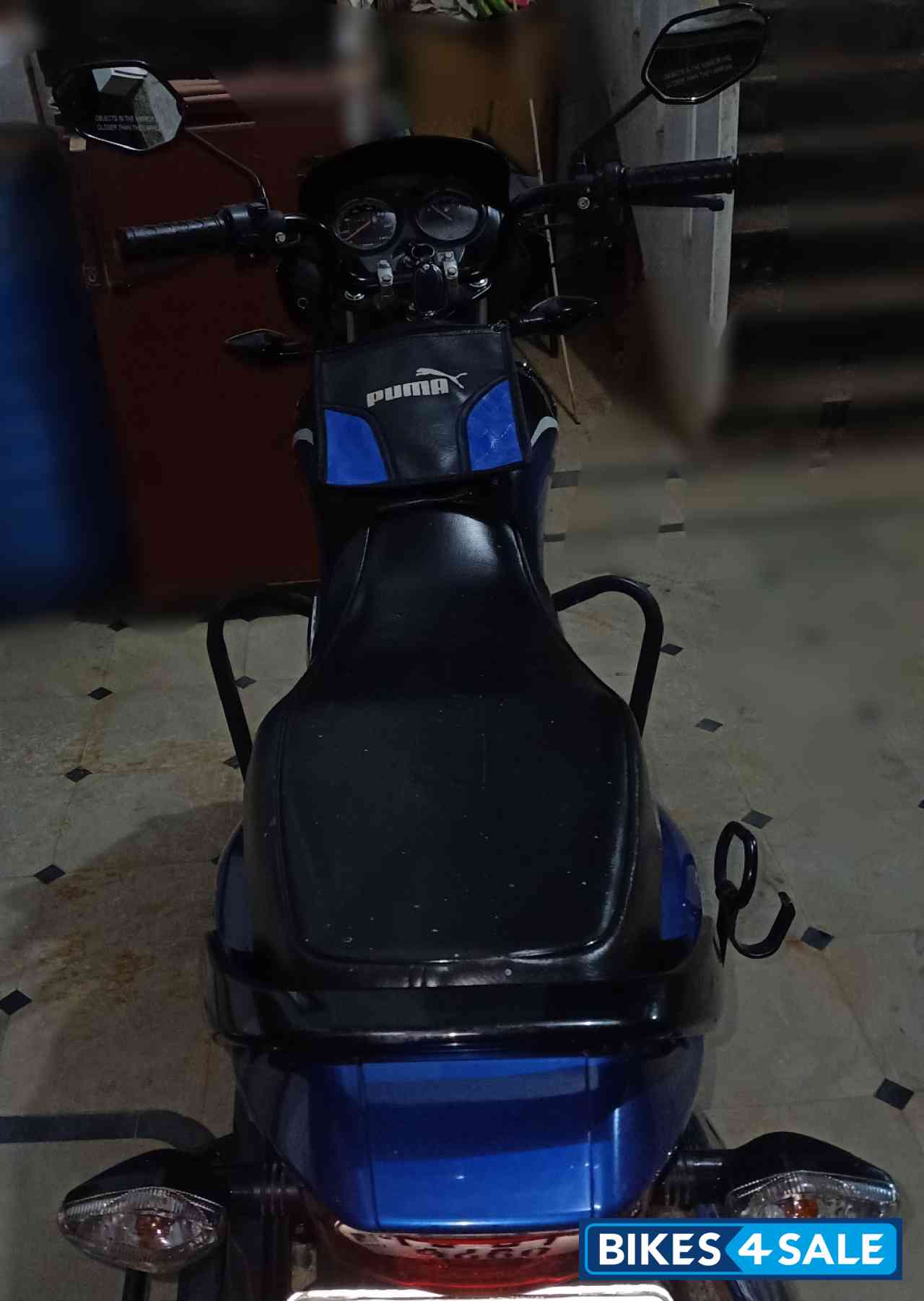 Blue Honda Dream Yuga
