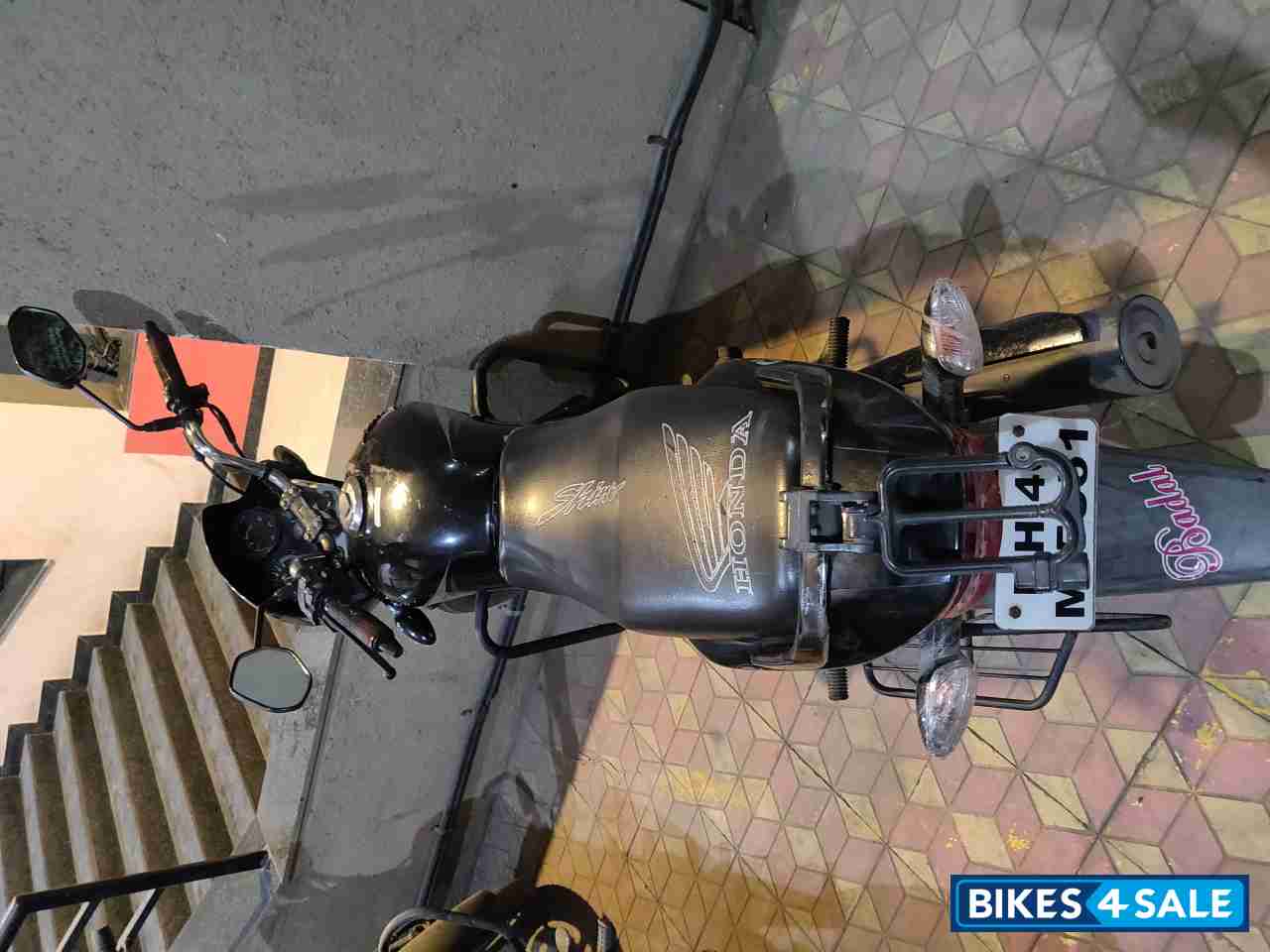 Black Honda CB Shine