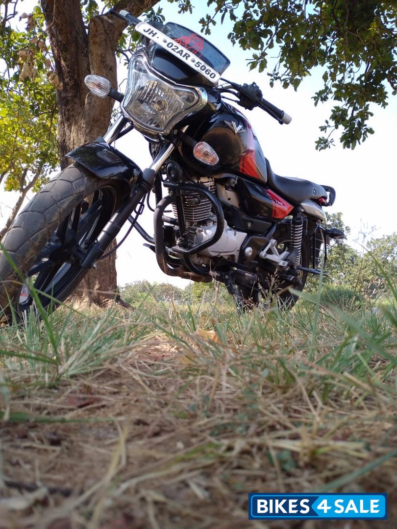 Bajaj V15