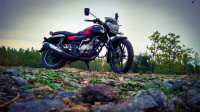 Bajaj V15