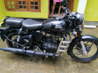 Royal Enfield Classic Stealth Black
