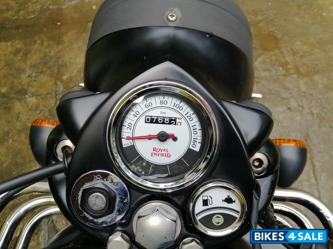 Royal Enfield Classic Stealth Black